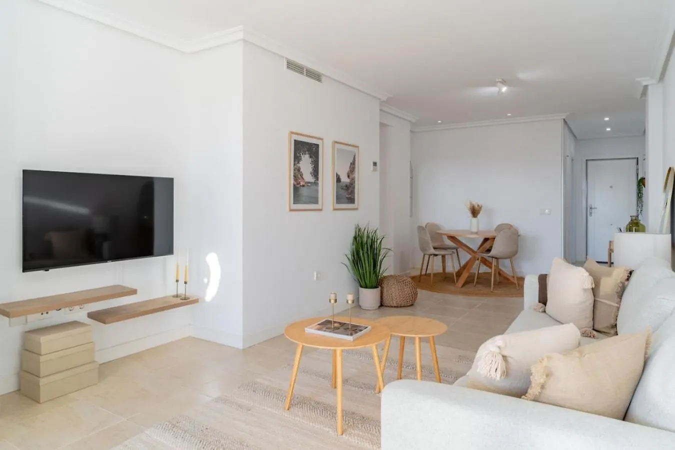 Apt. With Nice Terrace And Sea Views Estepona Apartman