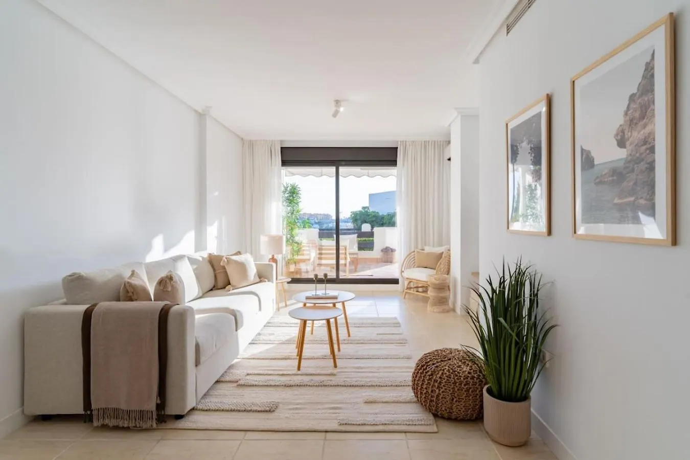 Apt. With Nice Terrace And Sea Views Estepona Spain