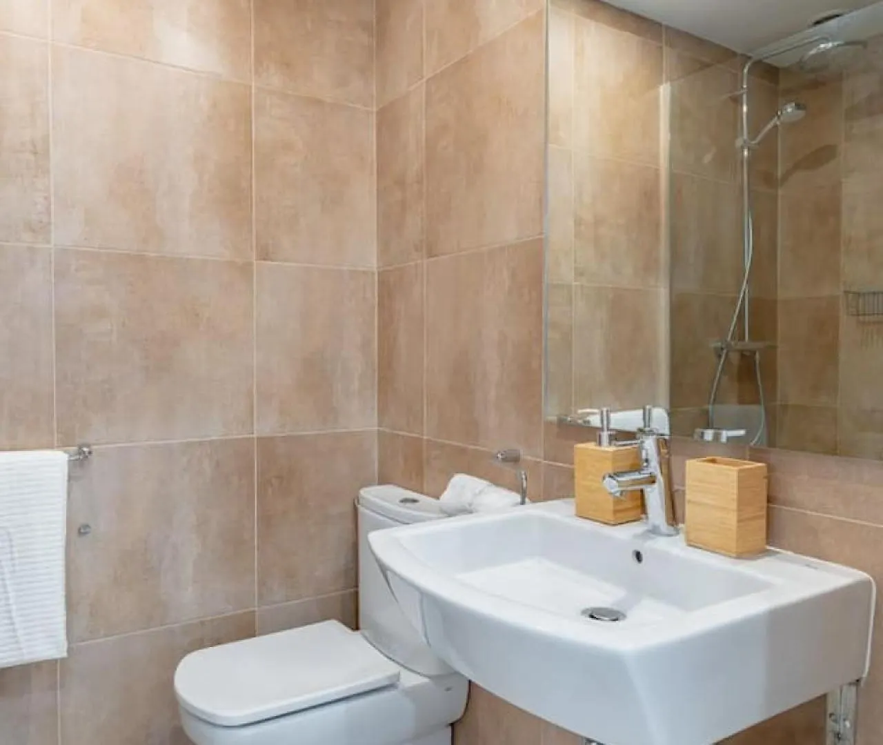 Apt. With Nice Terrace And Sea Views Estepona Apartman