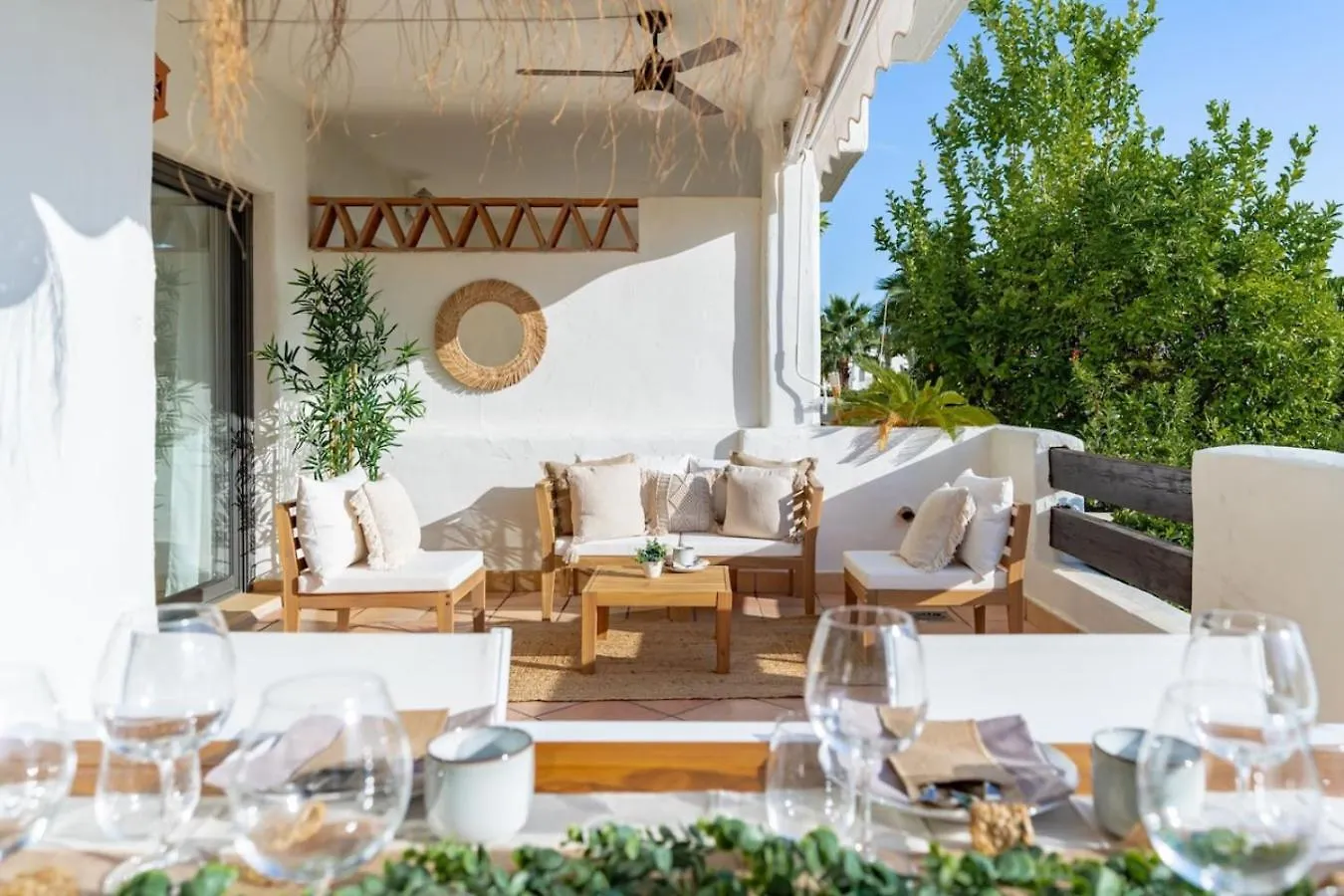 Apt. With Nice Terrace And Sea Views Estepona